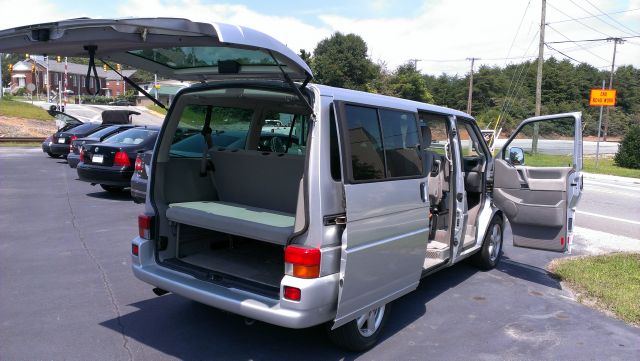 2003 Volkswagen EuroVan Deluxe Sport