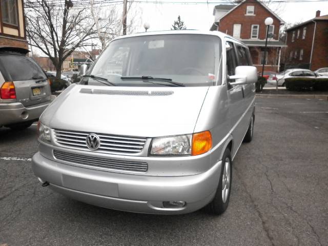 2003 Volkswagen EuroVan Deluxe Sport