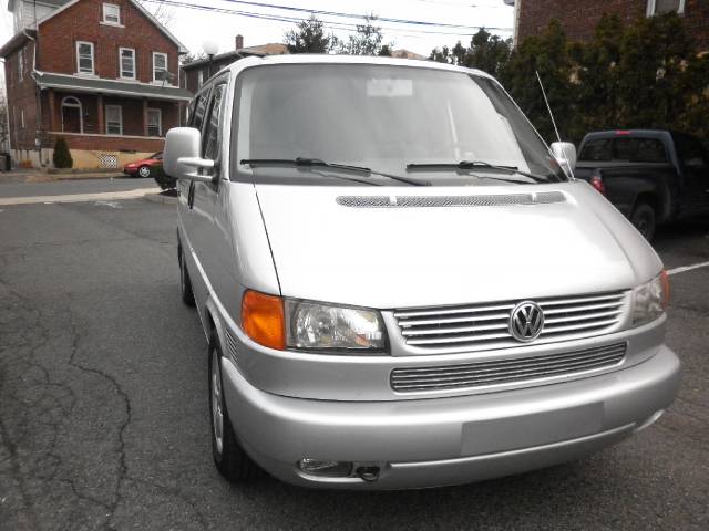 2003 Volkswagen EuroVan Deluxe Sport