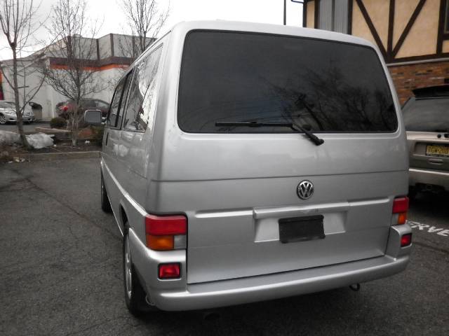 2003 Volkswagen EuroVan Deluxe Sport