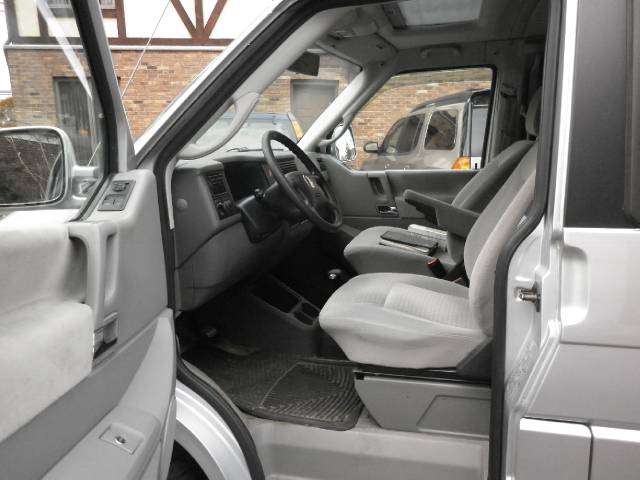 2003 Volkswagen EuroVan Deluxe Sport