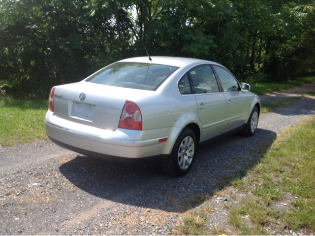 2003 Volkswagen Fox FWD 4dr Sport