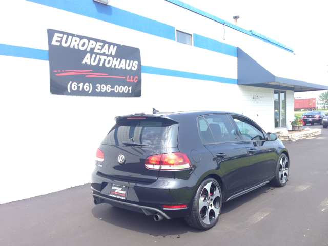 2010 Volkswagen GTI CLUB Wideside 1