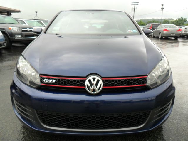 2010 Volkswagen GTI XLE W/moon-roof