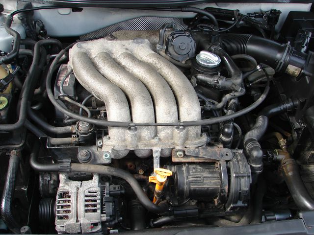 1999 Volkswagen Golf I-4 Manual