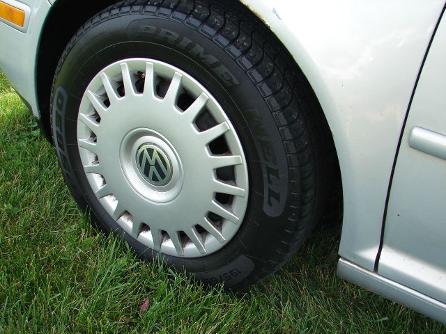 1999 Volkswagen Golf I-4 Manual