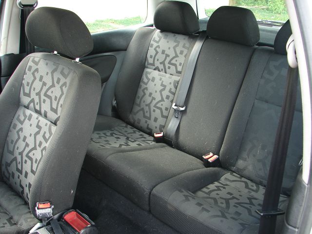 1999 Volkswagen Golf I-4 Manual