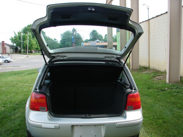 1999 Volkswagen Golf I-4 Manual