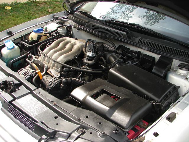 1999 Volkswagen Golf I-4 Manual