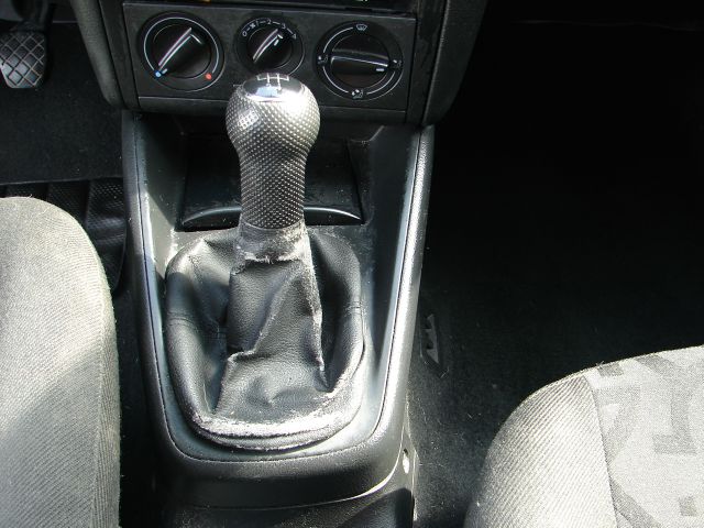 1999 Volkswagen Golf I-4 Manual