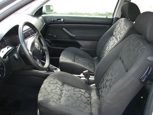 1999 Volkswagen Golf I-4 Manual