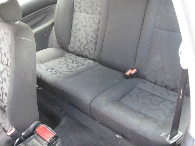 2000 Volkswagen Golf I-4 Manual