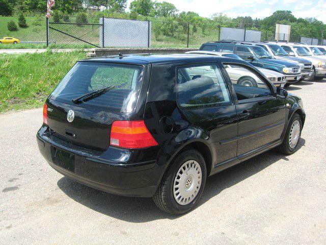 2000 Volkswagen Golf I-4 Manual