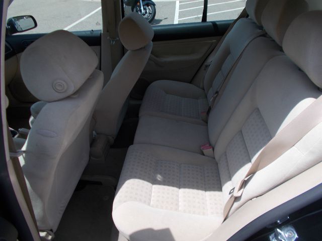 2002 Volkswagen Golf 4dr 112 WB AWD