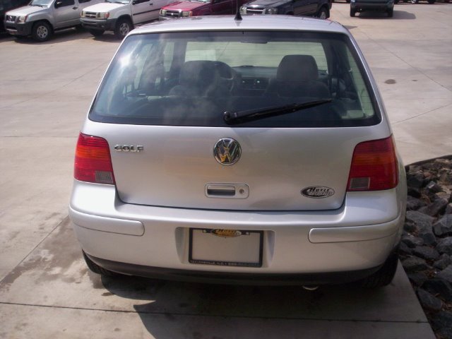 2003 Volkswagen Golf I-4 Manual