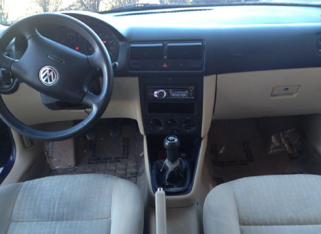 2003 Volkswagen Golf Sle-1 FWD