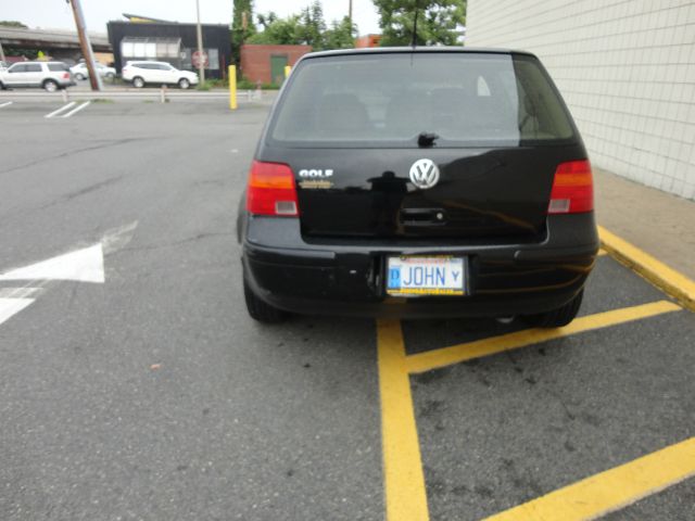 2003 Volkswagen Golf I-4 Manual