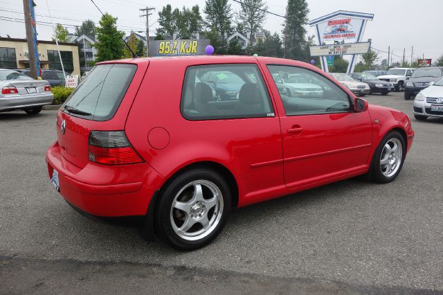 2003 Volkswagen Golf I-4 Manual