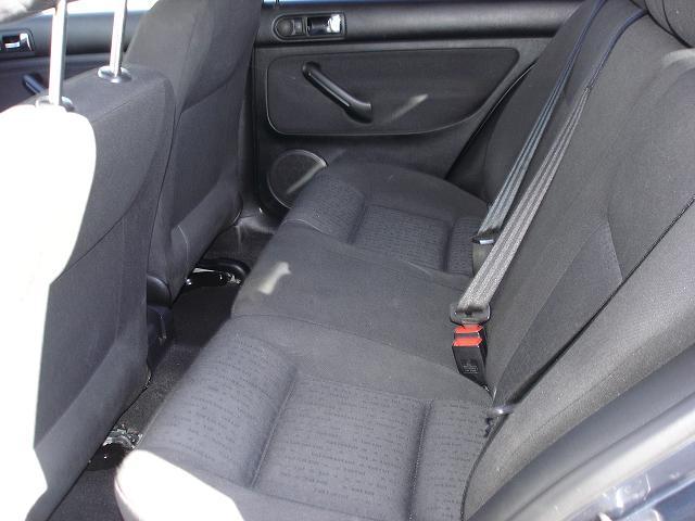 2005 Volkswagen Golf S Sedan