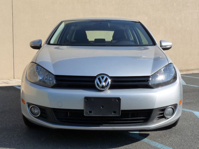 2010 Volkswagen Golf 1998 Jeep Classic