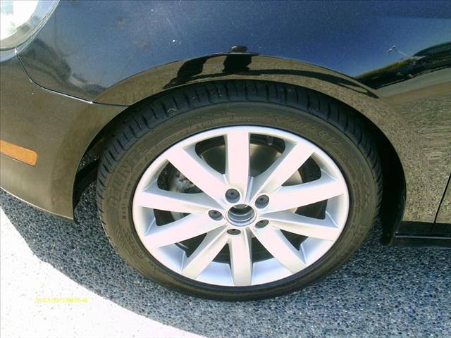 2010 Volkswagen Golf Basex-cabsr5