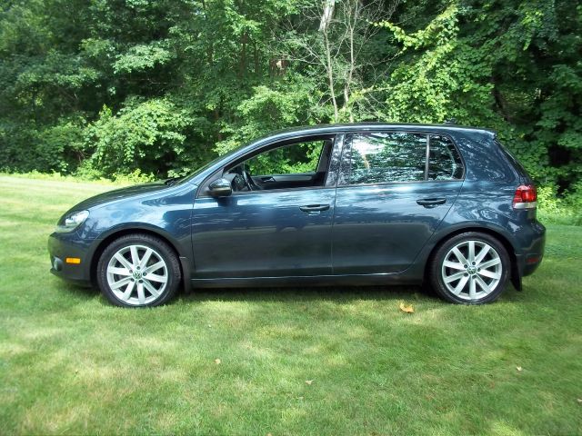 2011 Volkswagen Golf 1998 Jeep Classic