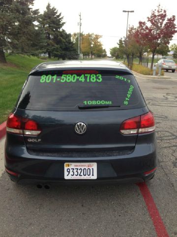 2011 Volkswagen Golf LX III 2WD