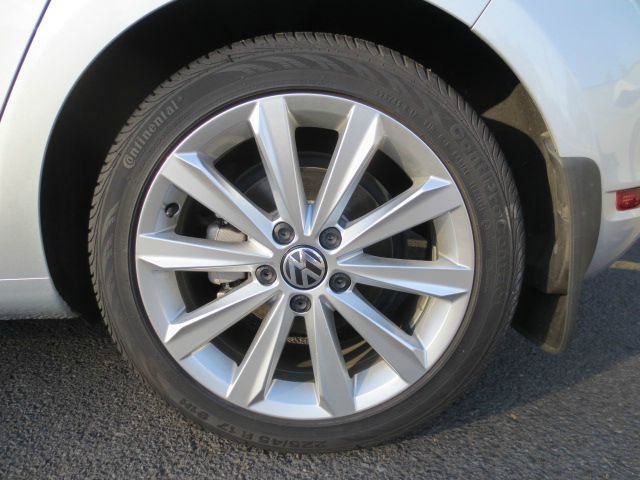 2012 Volkswagen Golf 1998 Jeep Classic