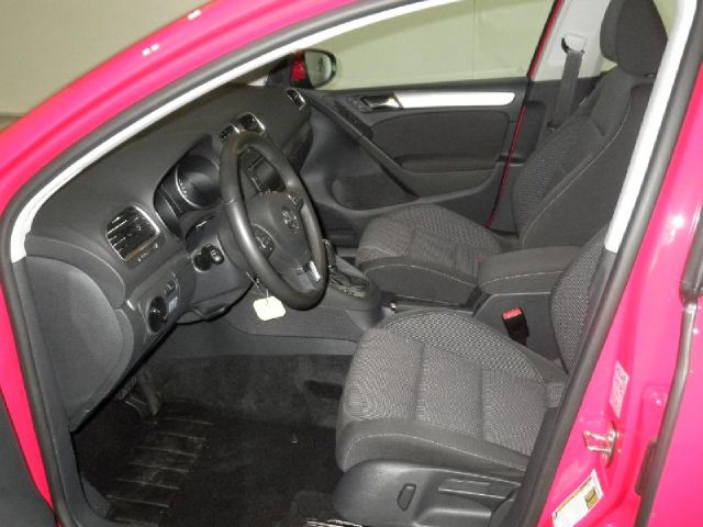 2013 Volkswagen Golf SLT Ext Cab Z-71 4x4 All-terrain