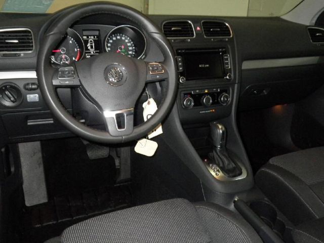 2013 Volkswagen Golf SLT Ext Cab Z-71 4x4 All-terrain