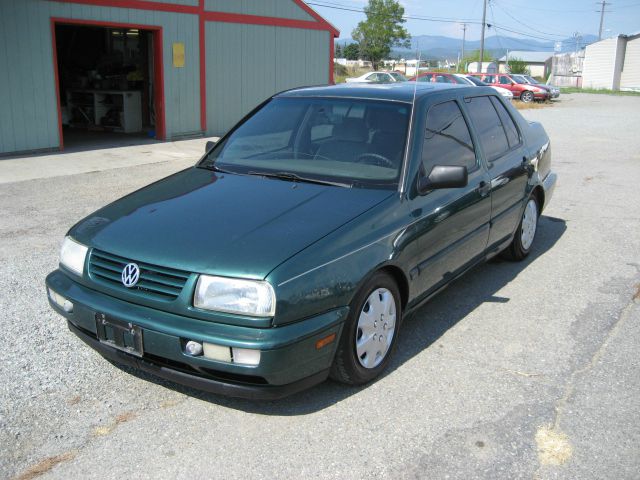 1996 Volkswagen Jetta S Sedan