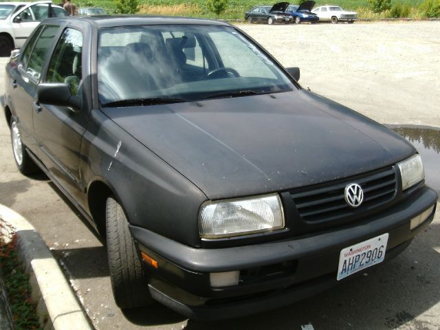 1996 Volkswagen Jetta S Sedan