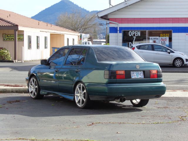 1996 Volkswagen Jetta S Sedan