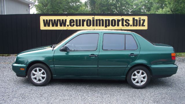 1997 Volkswagen Jetta FWD 4dr Sport