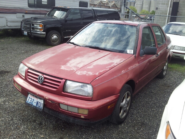 1997 Volkswagen Jetta FWD 4dr Sport