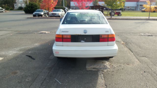 1998 Volkswagen Jetta S Sedan