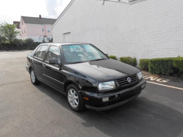 1998 Volkswagen Jetta FWD 4dr Sport