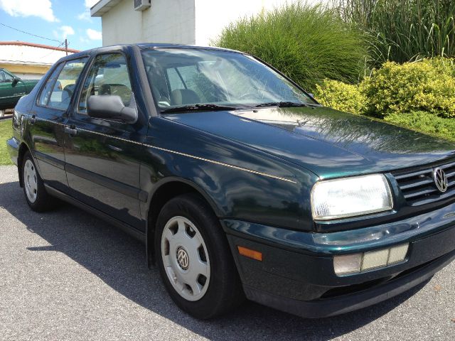 1998 Volkswagen Jetta S Sedan