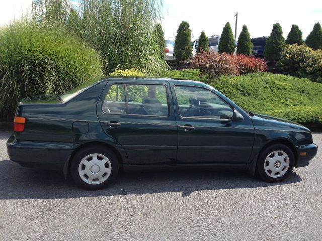 1998 Volkswagen Jetta S Sedan