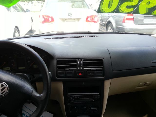 1999 Volkswagen Jetta Quad Cab 4x2 Shortbox XLT