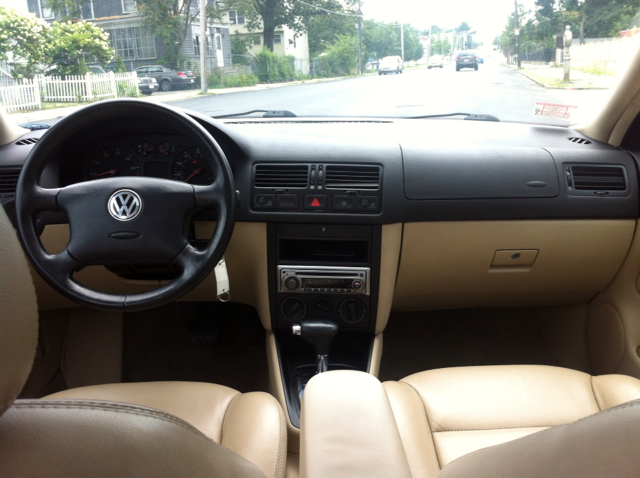 1999 Volkswagen Jetta Quad Cab 4x2 Shortbox XLT