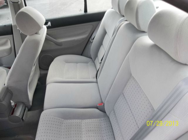 2001 Volkswagen Jetta Quad Cab 4x2 Shortbox XLT