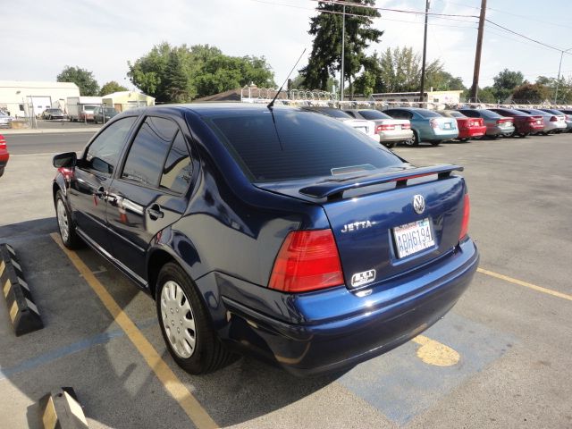 2002 Volkswagen Jetta I-4 Manual