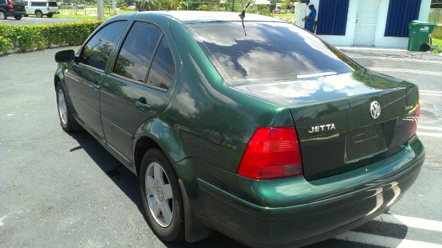 2002 Volkswagen Jetta FWD 4dr Sport