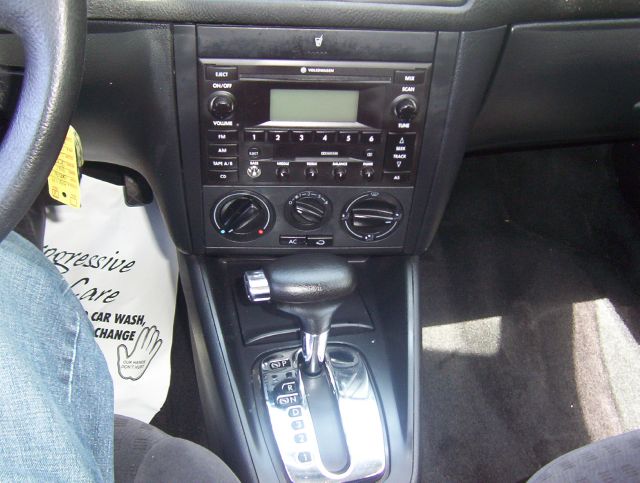 2002 Volkswagen Jetta Quad Cab 4x2 Shortbox XLT