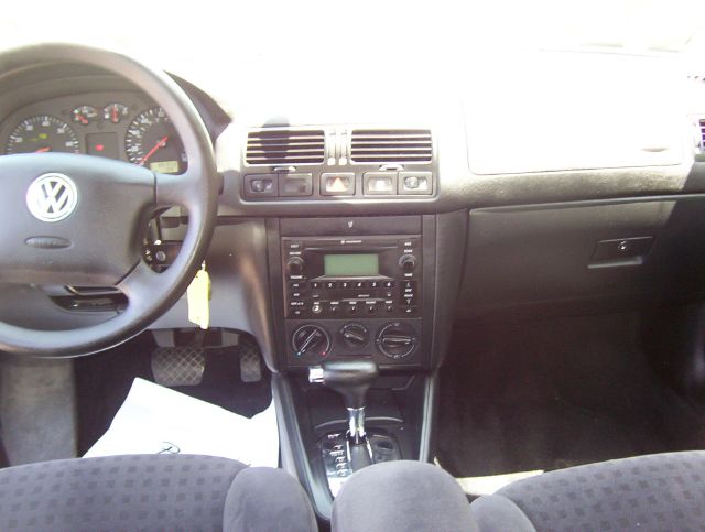 2002 Volkswagen Jetta Quad Cab 4x2 Shortbox XLT