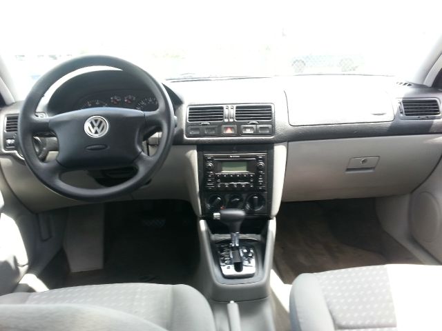 2003 Volkswagen Jetta I-4 Manual