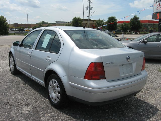 2003 Volkswagen Jetta I-4 Manual