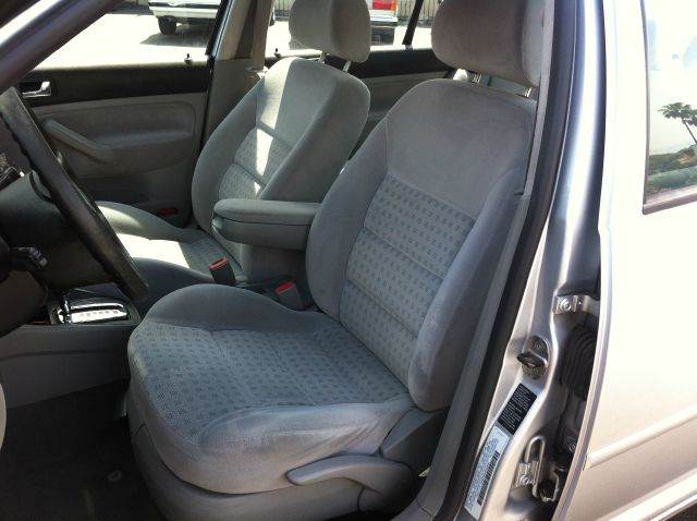 2003 Volkswagen Jetta Quad Cab 4x2 Shortbox XLT