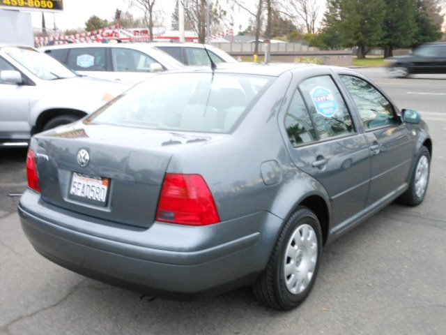 2003 Volkswagen Jetta I-4 Manual